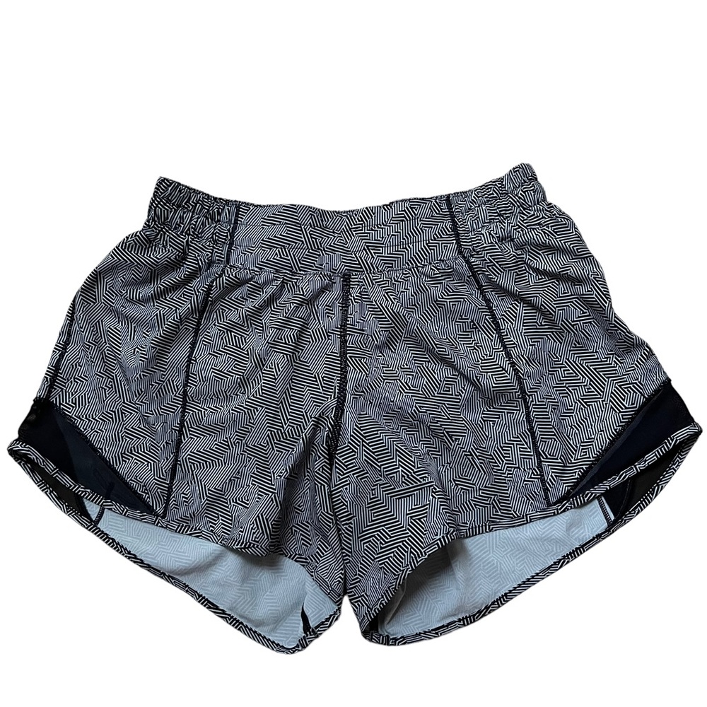 Lululemon SeaWheeze Hotty Hot Shorts 4" Size 6